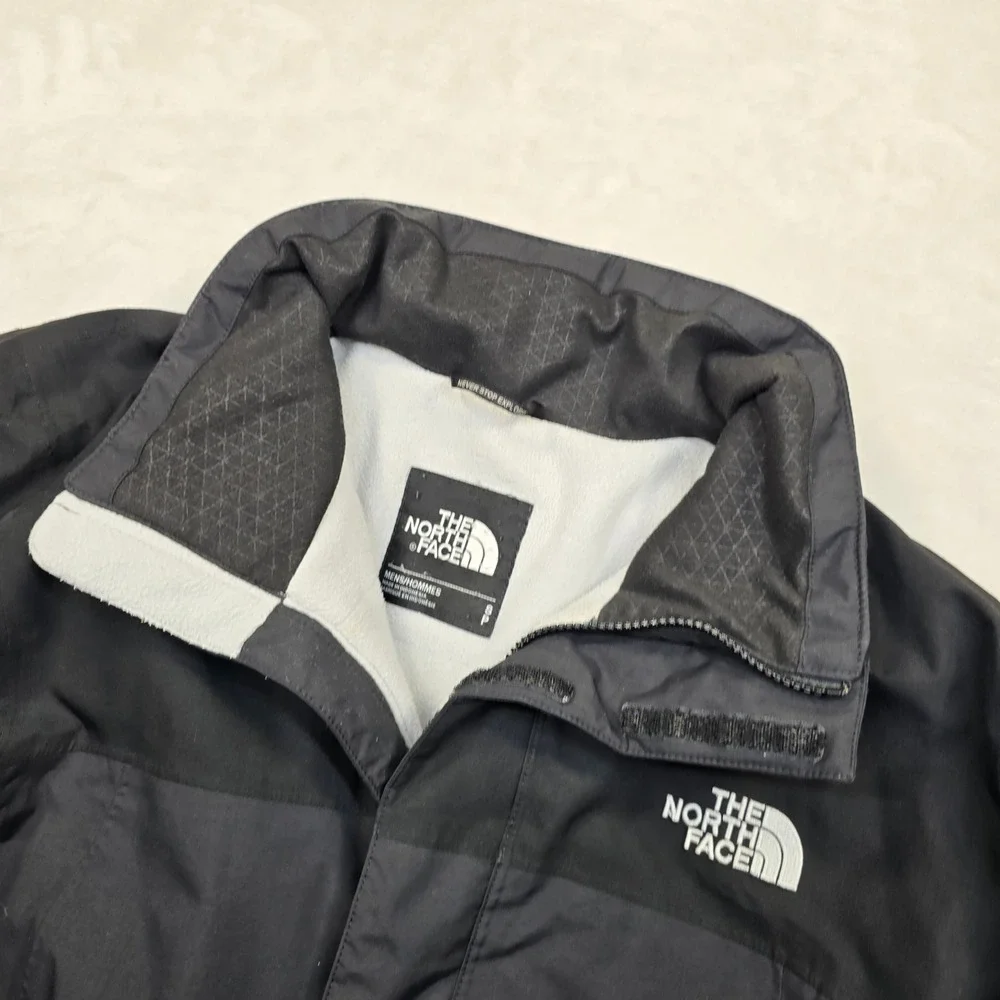 The North Face HyVent Jacket Mens Small‎ Black Insulated Zip Waterproof